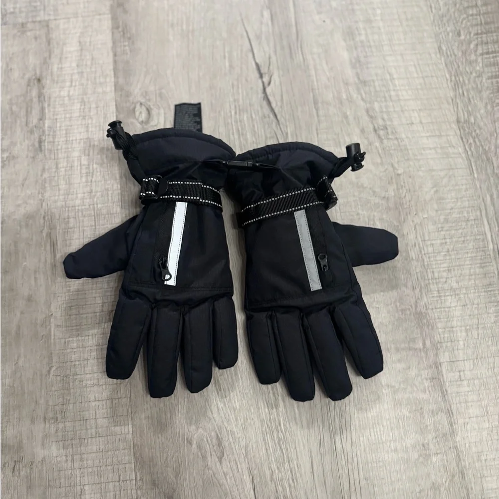 All in Motion Black Winter Gloves with Reflective Stripes